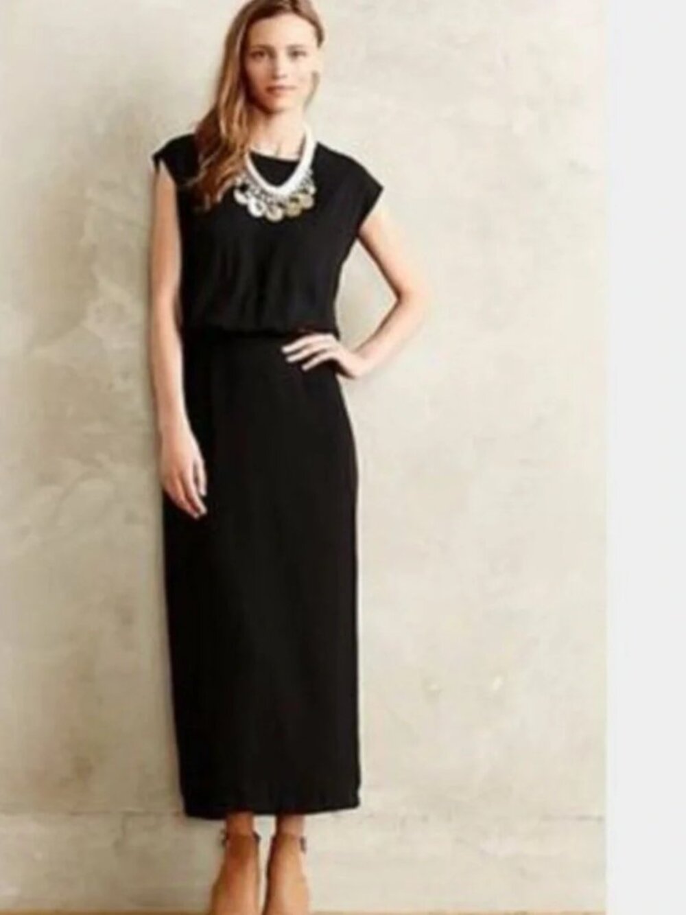 Pleated fabric, fully lined.